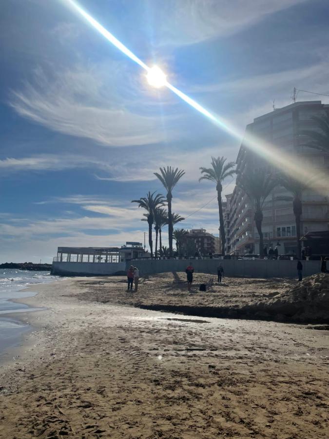 Almuden'S Green Apartment, High-Speed Free Wifi, 250M To Beach, The Center Of Torrevieja Exterior photo