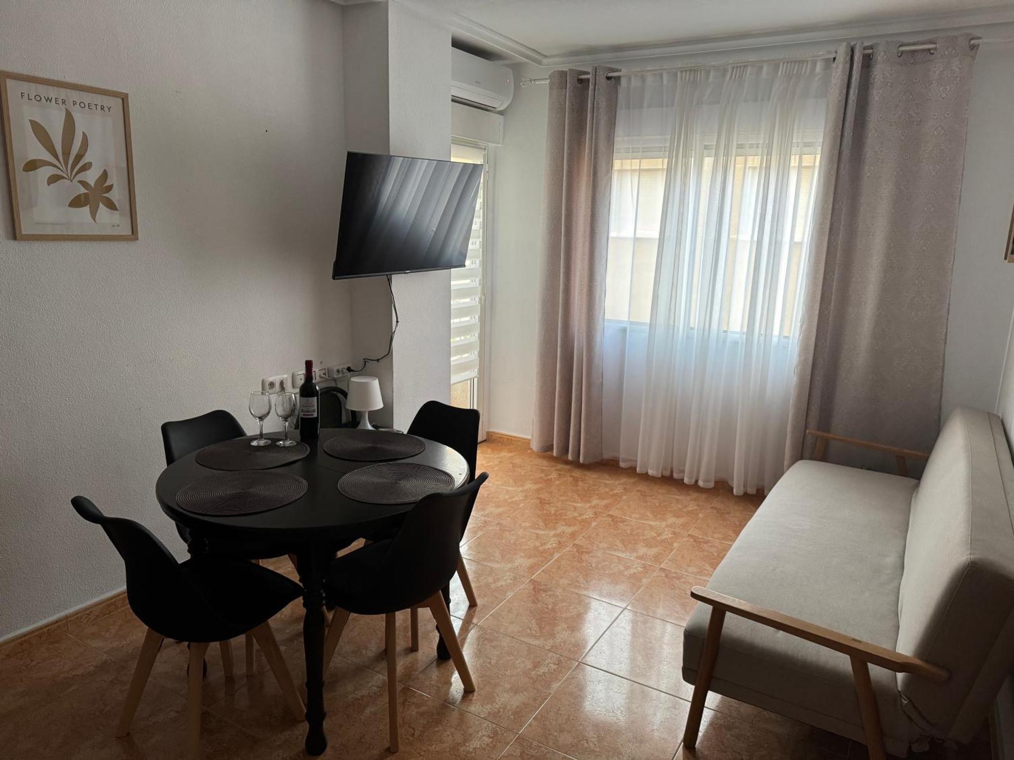 Almuden'S Green Apartment, High-Speed Free Wifi, 250M To Beach, The Center Of Torrevieja Exterior photo