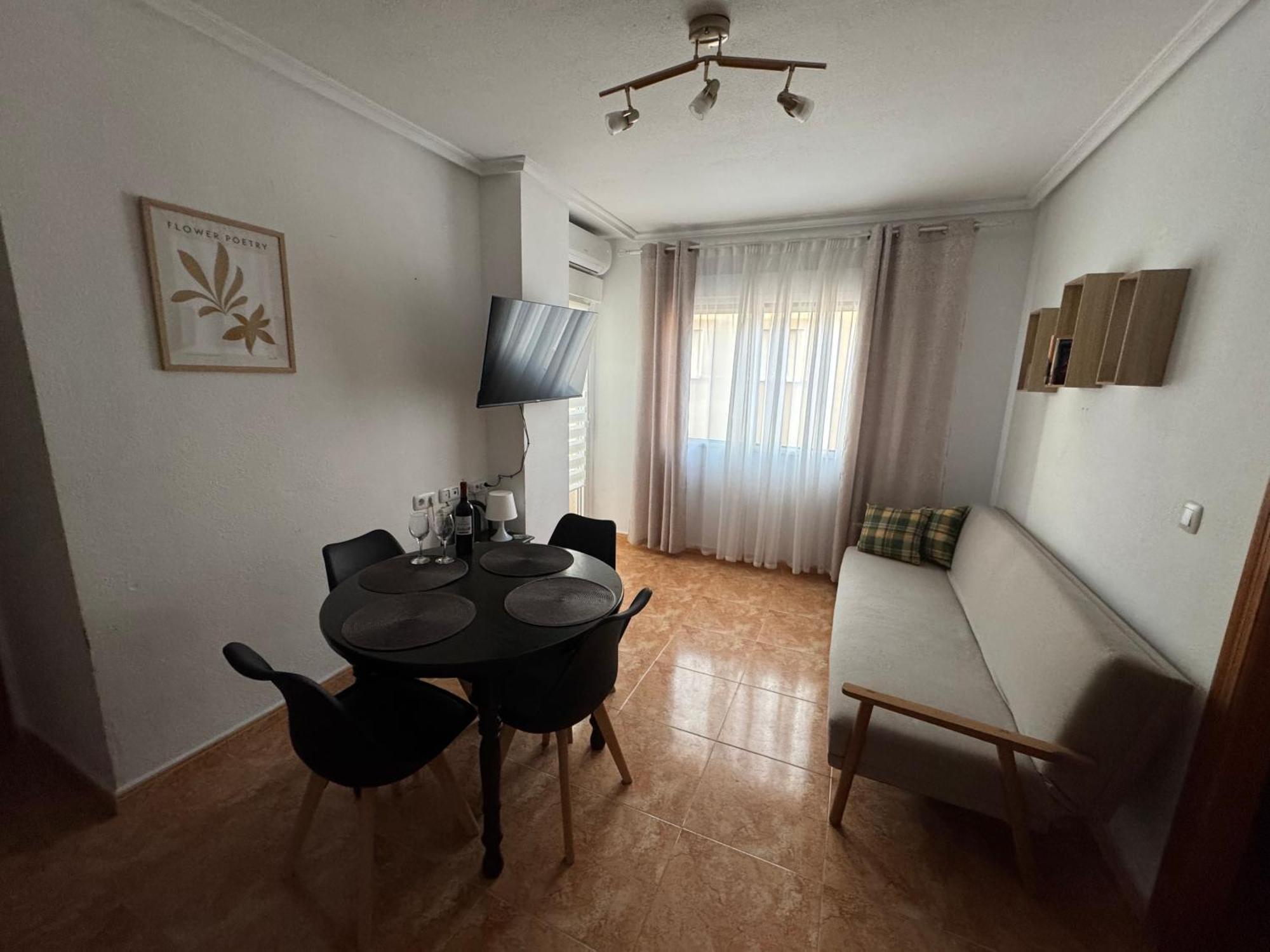 Almuden'S Green Apartment, High-Speed Free Wifi, 250M To Beach, The Center Of Torrevieja Exterior photo
